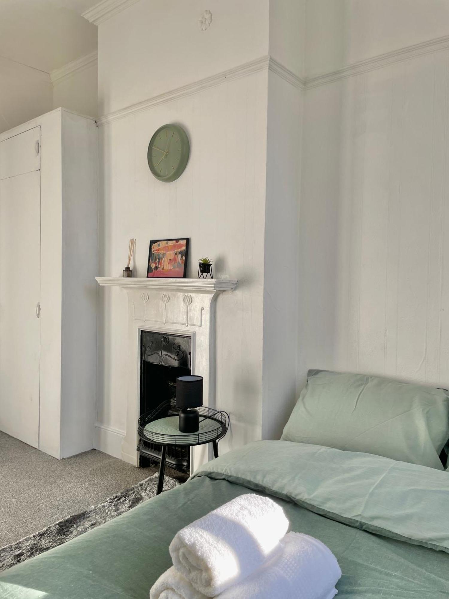 Cosy Double Rooms A Stones Throw From Wembley Stadium Londres Exterior foto